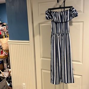 One piece on or off the shoulder